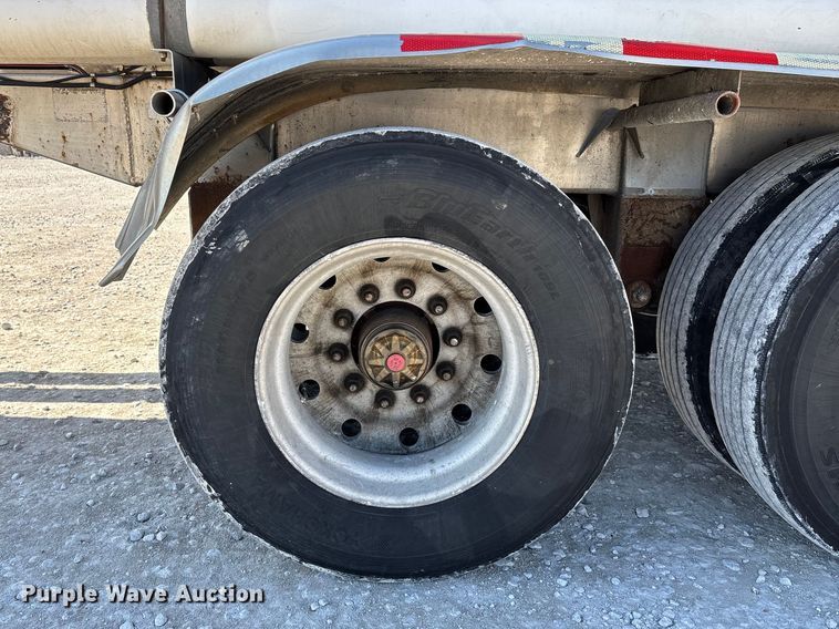 image for item DT0040 1992 Polar tank trailer