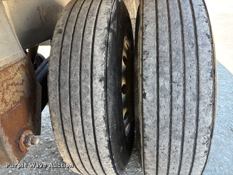 image for item DT0040 1992 Polar tank trailer