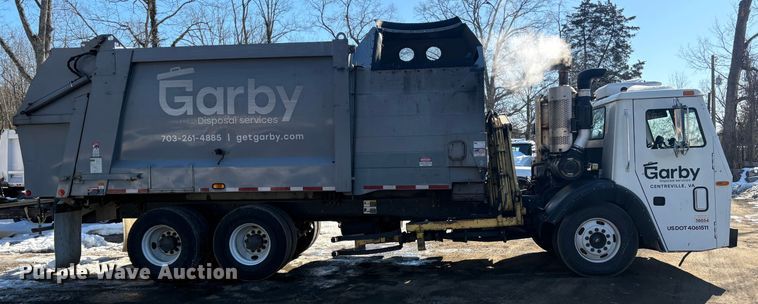 image for item DT2842 2011 Mack LEU613 refuse truck