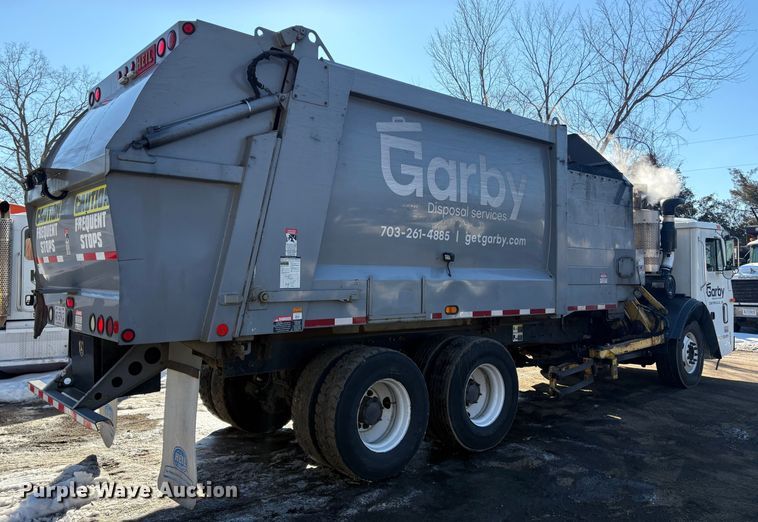 image for item DT2842 2011 Mack LEU613 refuse truck