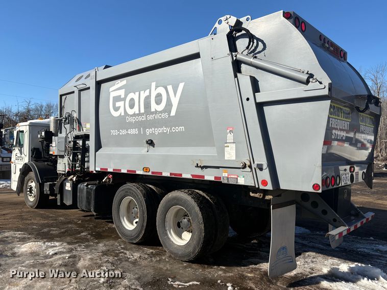 image for item DT2842 2011 Mack LEU613 refuse truck