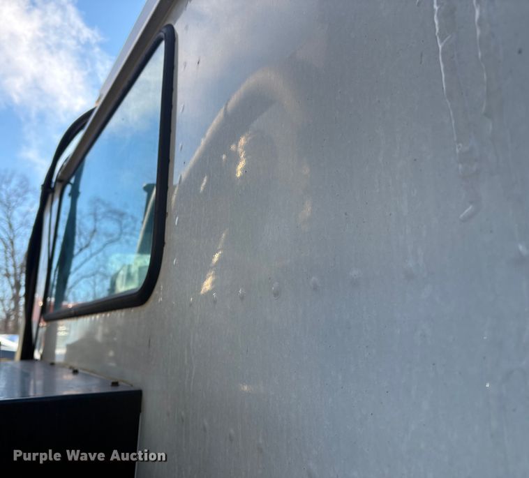 image for item DT2842 2011 Mack LEU613 refuse truck