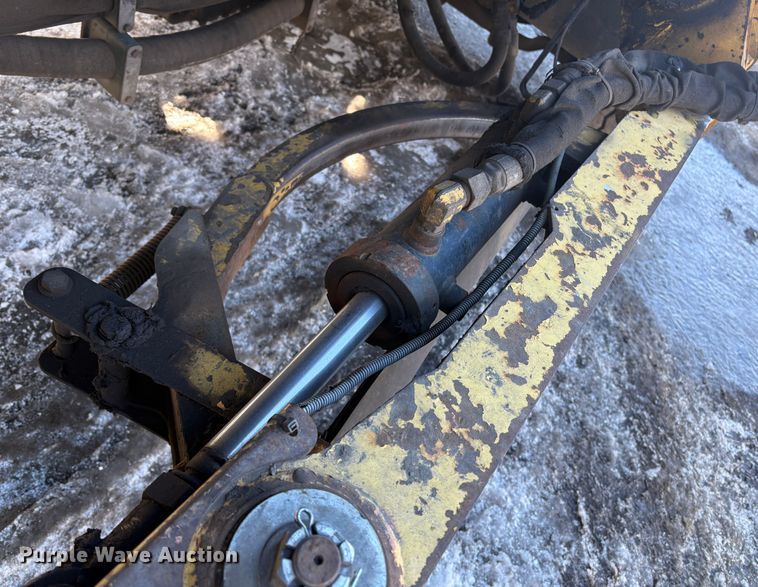 image for item DT2842 2011 Mack LEU613 refuse truck