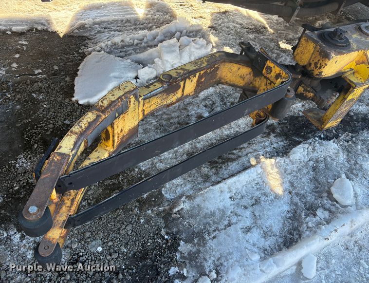 image for item DT2842 2011 Mack LEU613 refuse truck