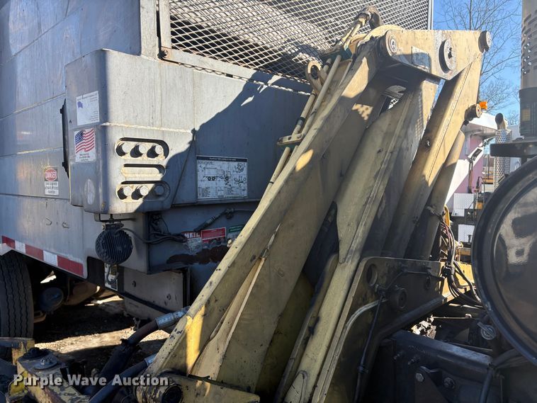 image for item DT2842 2011 Mack LEU613 refuse truck