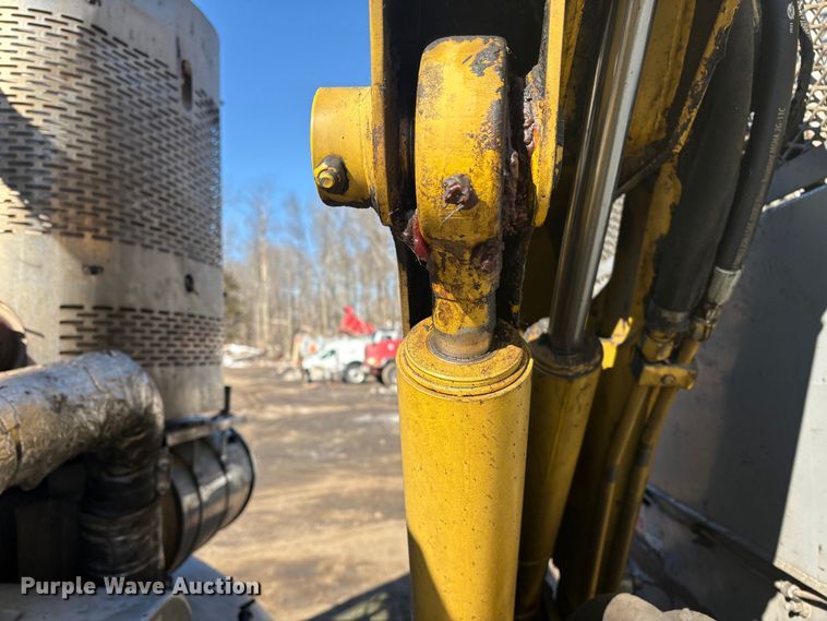 image for item DT2842 2011 Mack LEU613 refuse truck