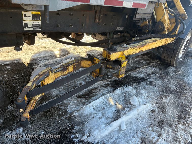 image for item DT2842 2011 Mack LEU613 refuse truck