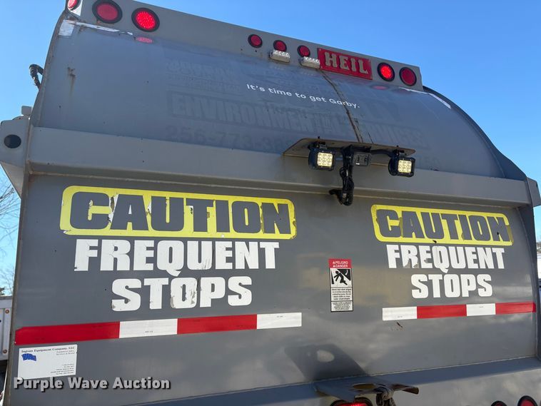 image for item DT2842 2011 Mack LEU613 refuse truck