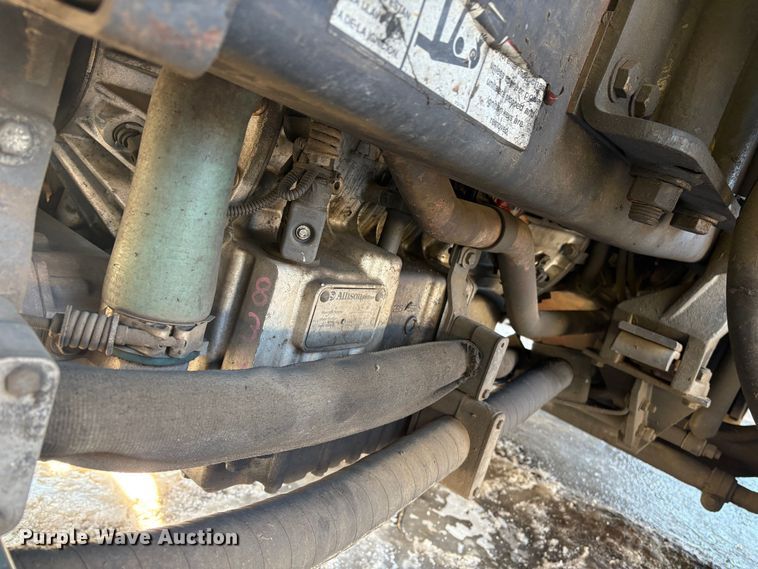 image for item DT2842 2011 Mack LEU613 refuse truck