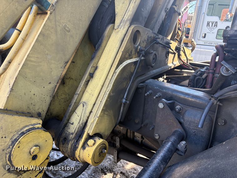 image for item DT2842 2011 Mack LEU613 refuse truck