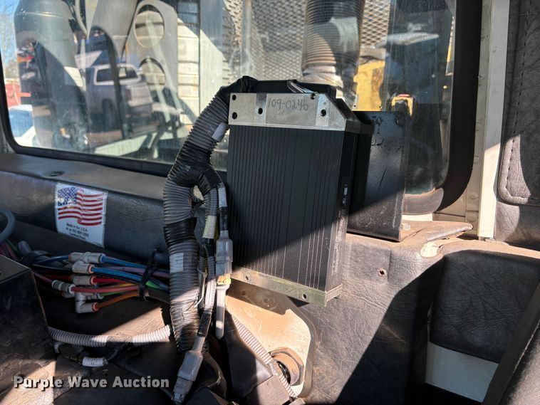 image for item DT2842 2011 Mack LEU613 refuse truck