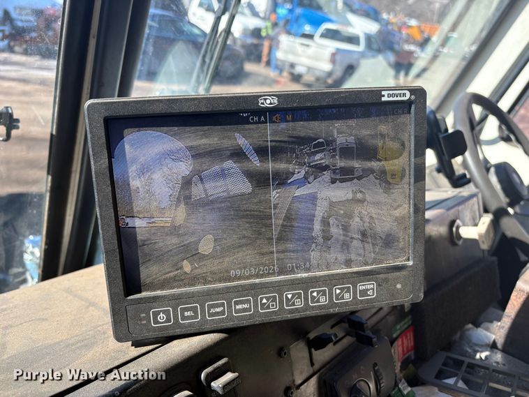 image for item DT2842 2011 Mack LEU613 refuse truck