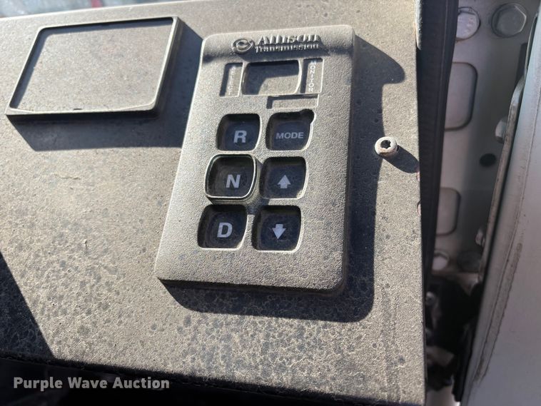 image for item DT2842 2011 Mack LEU613 refuse truck