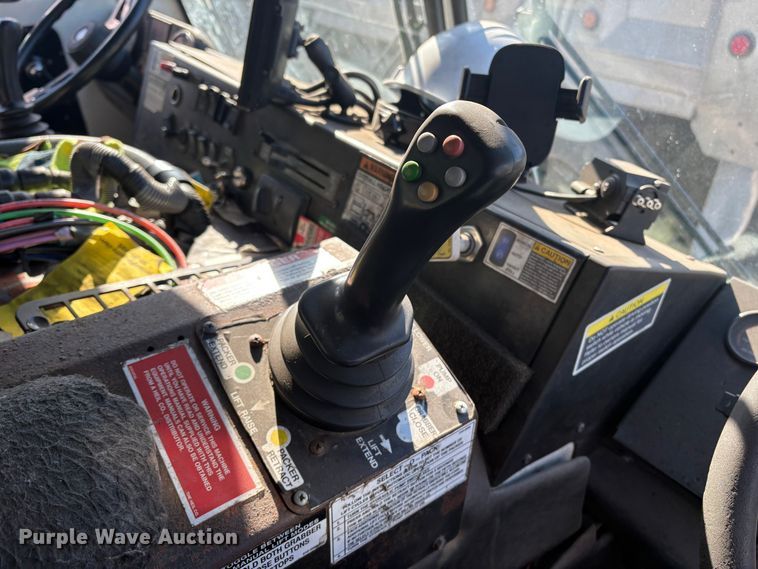 image for item DT2842 2011 Mack LEU613 refuse truck