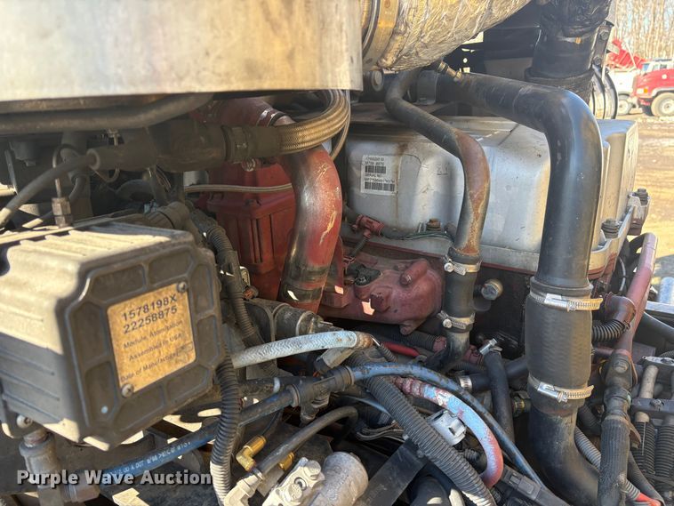 image for item DT2842 2011 Mack LEU613 refuse truck