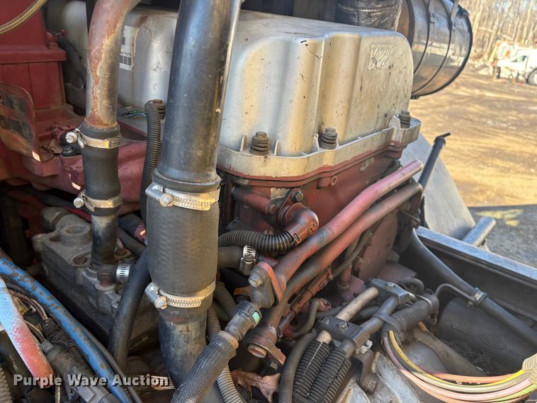 image for item DT2842 2011 Mack LEU613 refuse truck