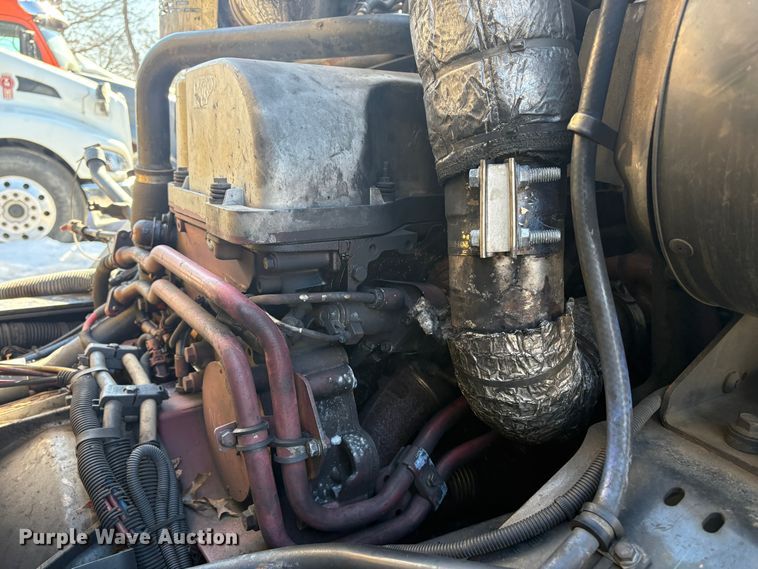 image for item DT2842 2011 Mack LEU613 refuse truck