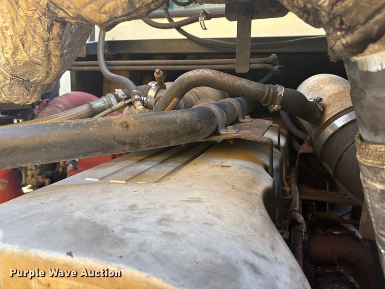 image for item DT2842 2011 Mack LEU613 refuse truck