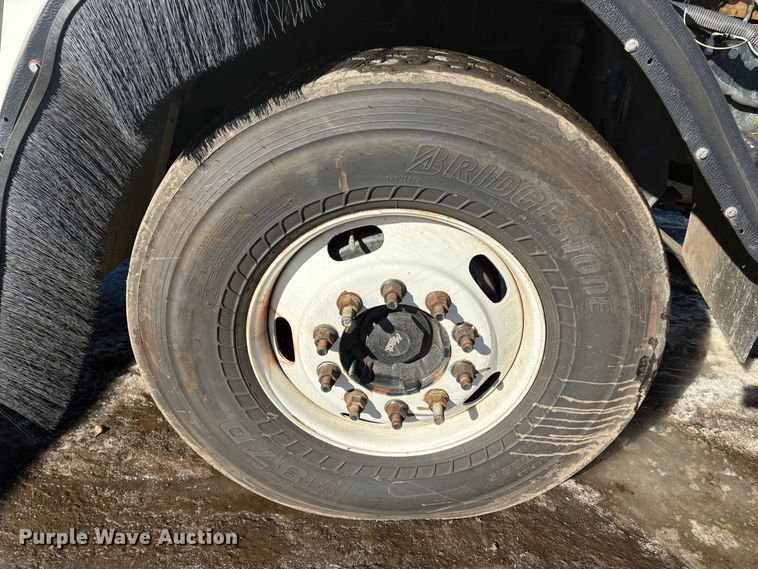 image for item DT2842 2011 Mack LEU613 refuse truck