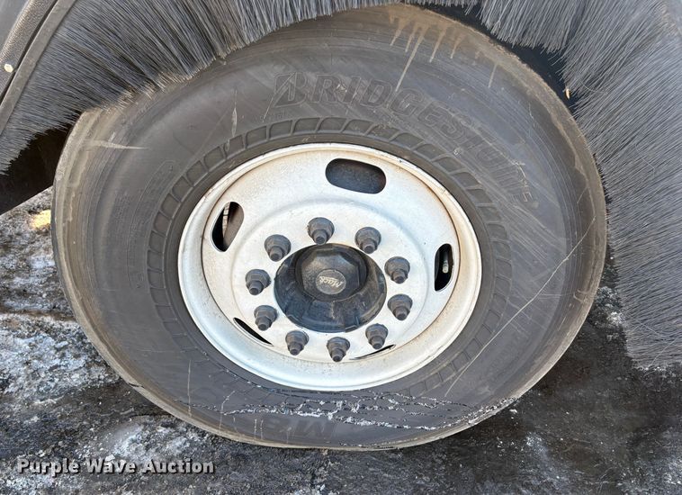 image for item DT2842 2011 Mack LEU613 refuse truck