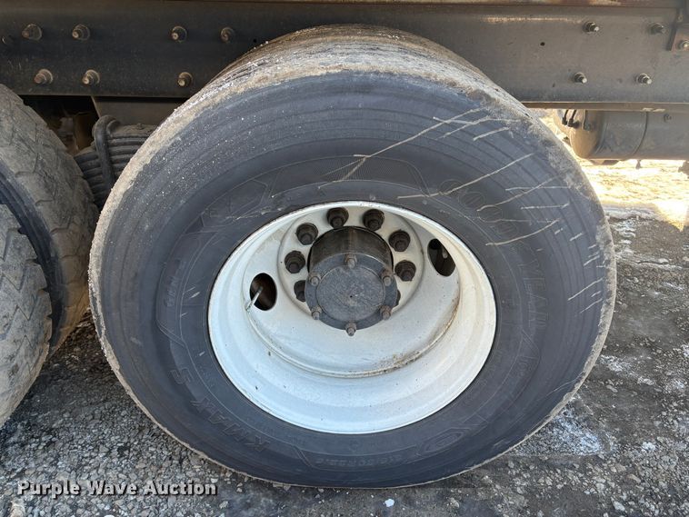 image for item DT2842 2011 Mack LEU613 refuse truck