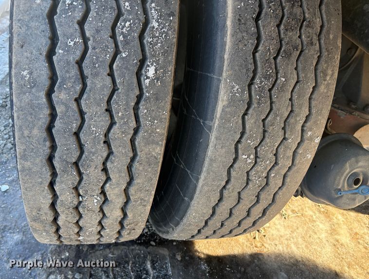 image for item DT2842 2011 Mack LEU613 refuse truck