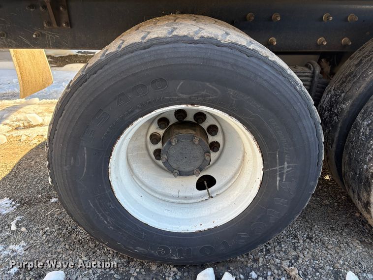 image for item DT2842 2011 Mack LEU613 refuse truck