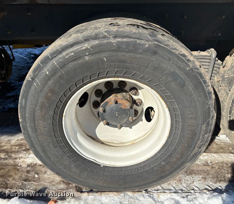 image for item DT2842 2011 Mack LEU613 refuse truck