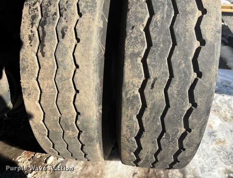 image for item DT2842 2011 Mack LEU613 refuse truck