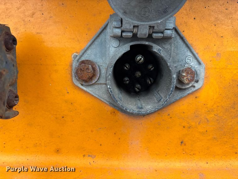 image for item DW7319 2005 Delavan Industries DDT car carrier