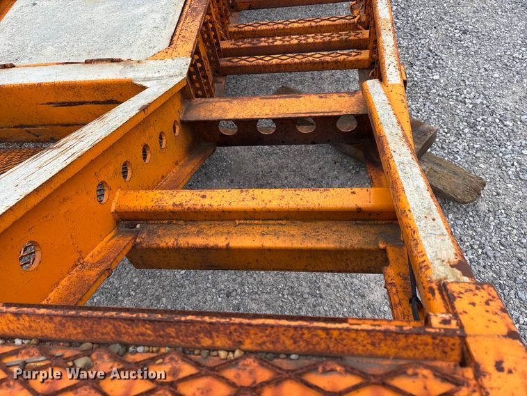 image for item DW7319 2005 Delavan Industries DDT car carrier