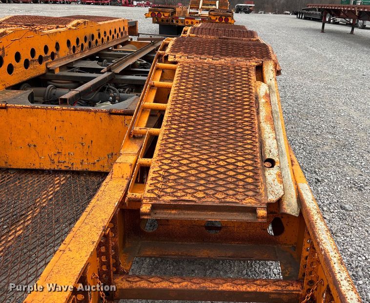 image for item DW7319 2005 Delavan Industries DDT car carrier