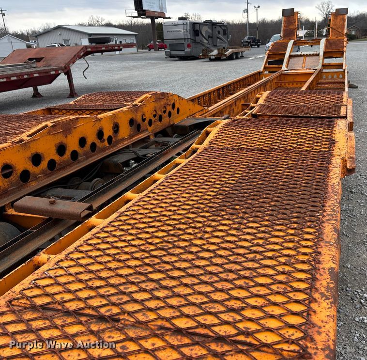 image for item DW7319 2005 Delavan Industries DDT car carrier