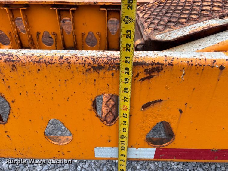 image for item DW7319 2005 Delavan Industries DDT car carrier