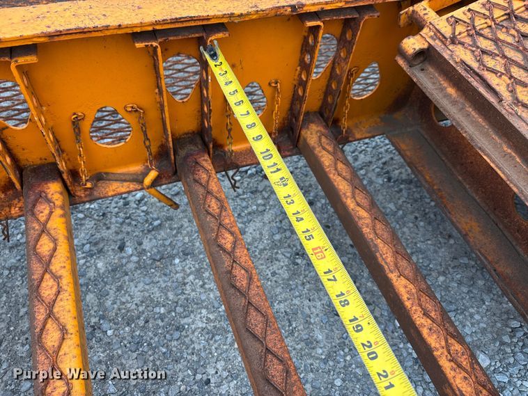 image for item DW7319 2005 Delavan Industries DDT car carrier