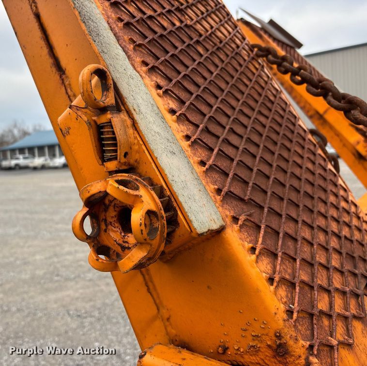 image for item DW7319 2005 Delavan Industries DDT car carrier