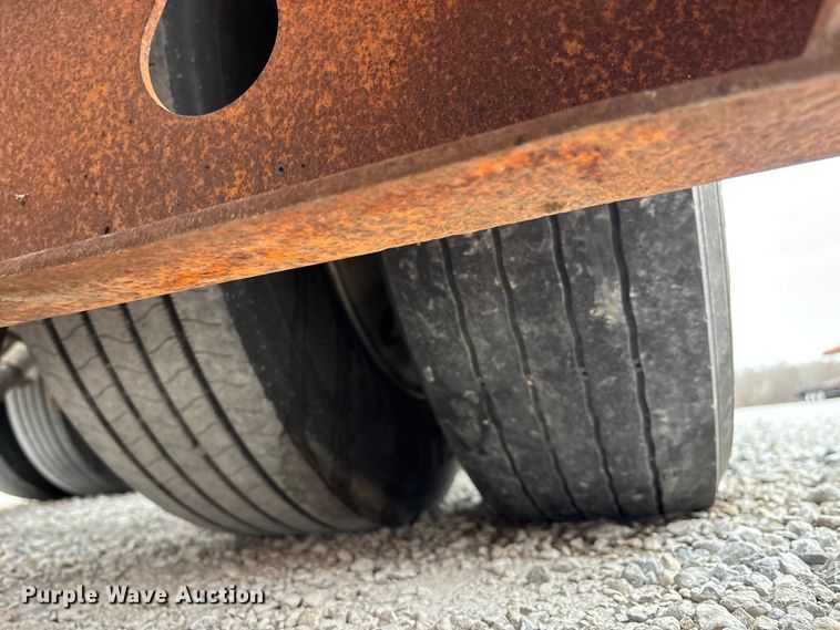 image for item DW7319 2005 Delavan Industries DDT car carrier