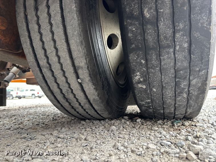 image for item DW7319 2005 Delavan Industries DDT car carrier