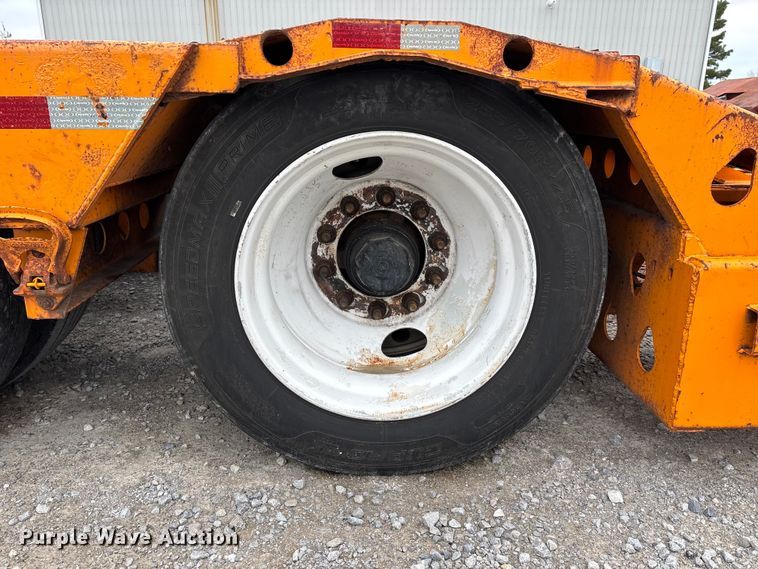 image for item DW7319 2005 Delavan Industries DDT car carrier