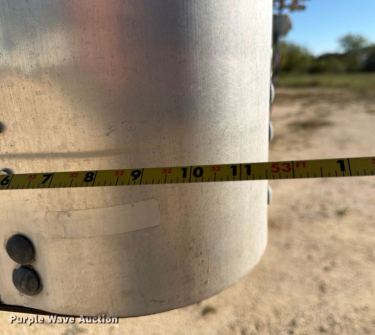 image for item DX5906 2012 Wabash dry van trailer