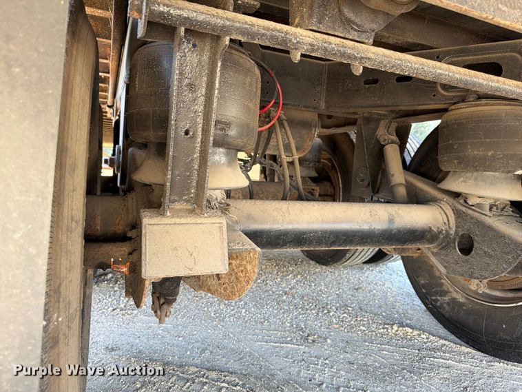 image for item DX5906 2012 Wabash dry van trailer