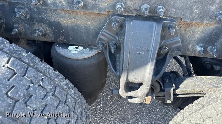 image for item DZ4391 2014 Peterbilt 579 semi truck