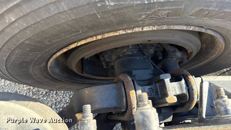 image for item DZ4391 2014 Peterbilt 579 semi truck