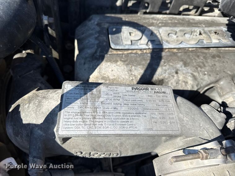 image for item DZ4391 2014 Peterbilt 579 semi truck