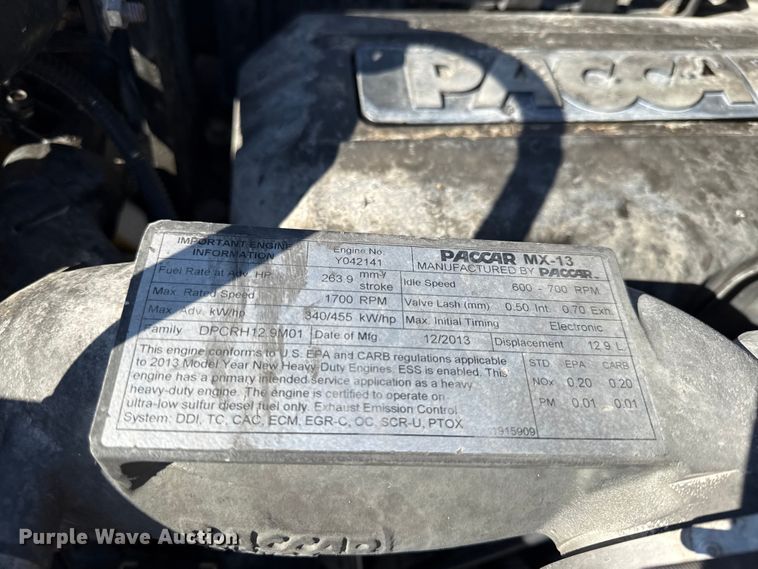 image for item DZ4391 2014 Peterbilt 579 semi truck