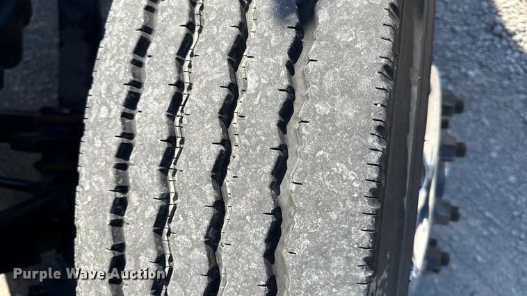 image for item DZ4391 2014 Peterbilt 579 semi truck