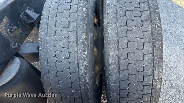 image for item DZ4391 2014 Peterbilt 579 semi truck