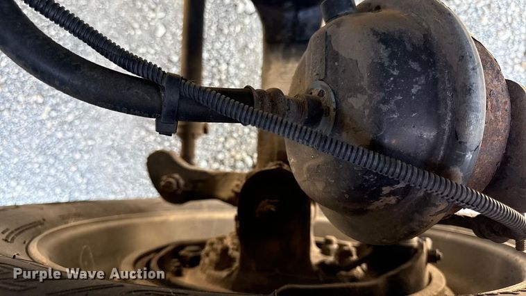 image for item DZ4392 2005 Freightliner Columbia semi truck