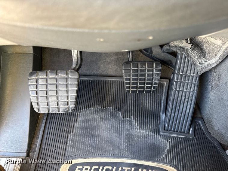 image for item DZ4392 2005 Freightliner Columbia semi truck