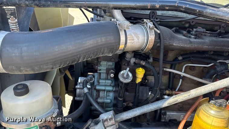 image for item DZ4392 2005 Freightliner Columbia semi truck